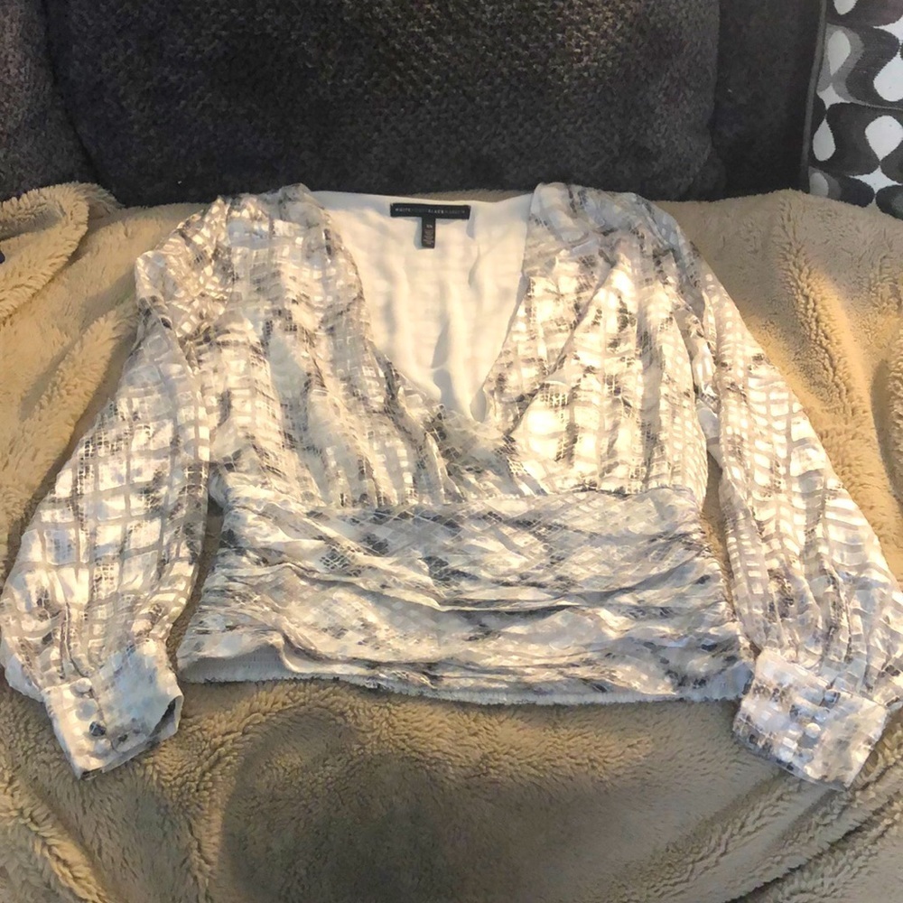 🔹4 for $30 WHBM Long Sleeve V-neck Blouse, size XS